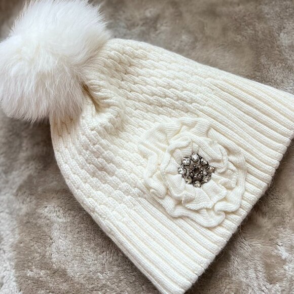 La-El All White Wool & Angora Detachable Pom Pom Beanie Hat (White POM) main image 10